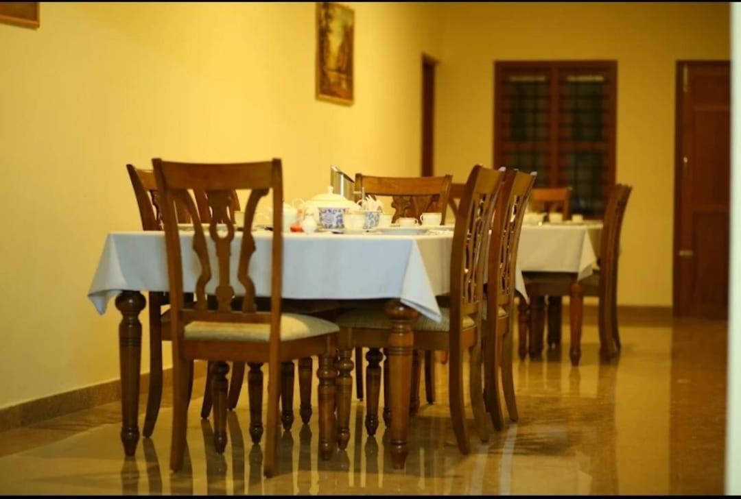 Shola County Panzió Vattavada Kültér fotó